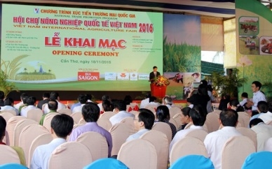 INT’L AGRICULTURE TRADE FAIR OPENS IN CAN THO